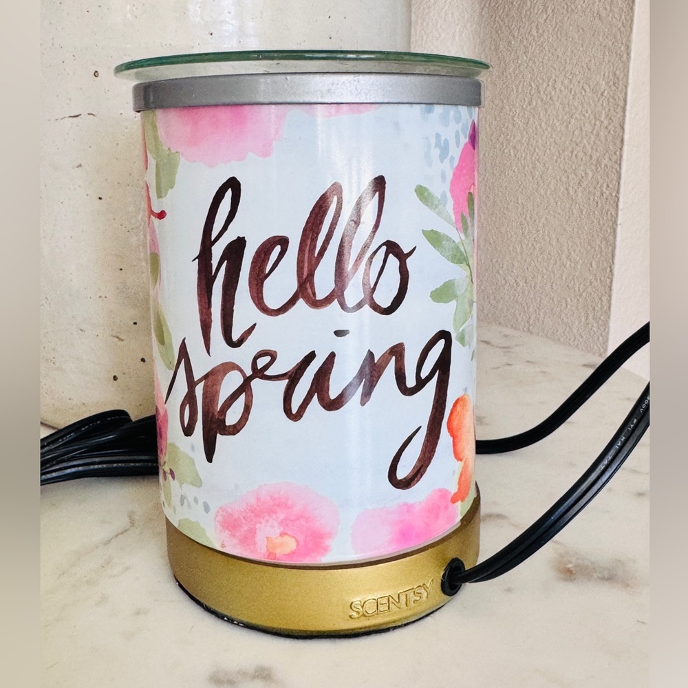 Scentsy Floral “Hello Spring” Electric Warmer 🌸💐🌺